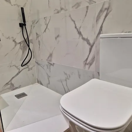 Daire R2R - Apartamento En El Centro De Gijon - 119A2 *